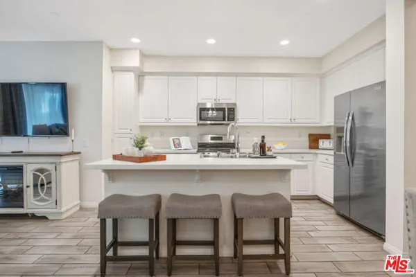 $725,000 | 2464 Blossom Ridge Court, Unit 2, Simi Valley, CA 93063