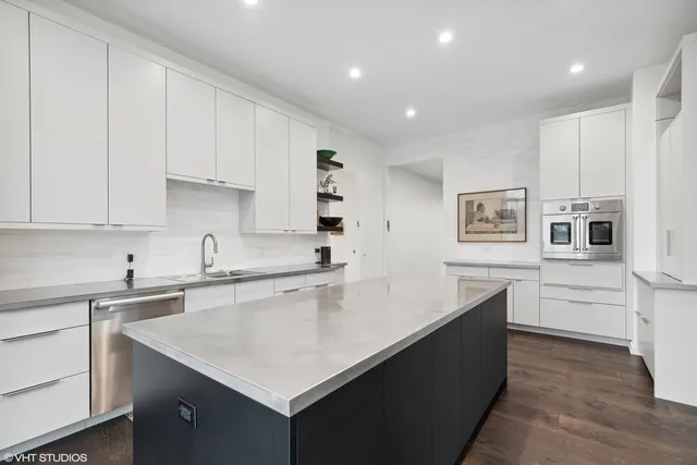 $3,930,000 | 808 Prairie Road, Glencoe, IL 60022