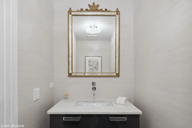 $3,930,000 | 808 Prairie Road, Glencoe, IL 60022