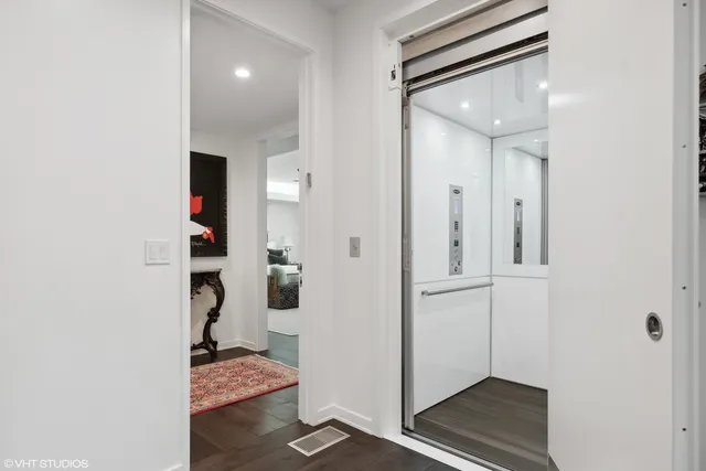 $3,930,000 | 808 Prairie Road, Glencoe, IL 60022