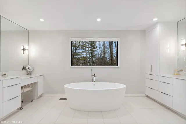 $3,930,000 | 808 Prairie Road, Glencoe, IL 60022