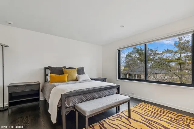 $3,930,000 | 808 Prairie Road, Glencoe, IL 60022