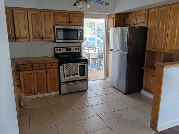 $2,150 | 10611 Dixon Drive, Seminole, FL 33772