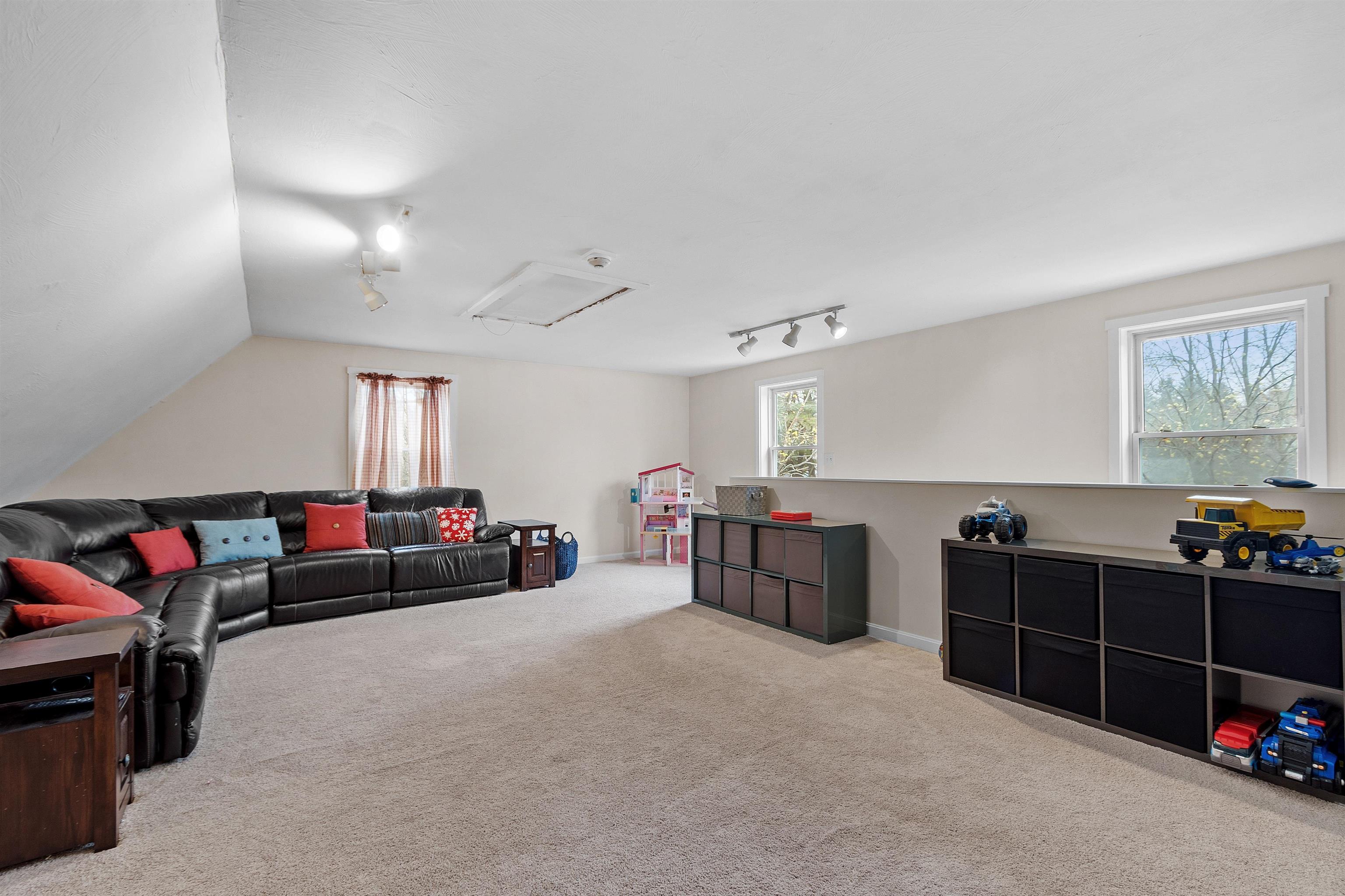 72 Patten Road Merrimack, NH 03054 - Photo 12 of 39 Gallery Image 12