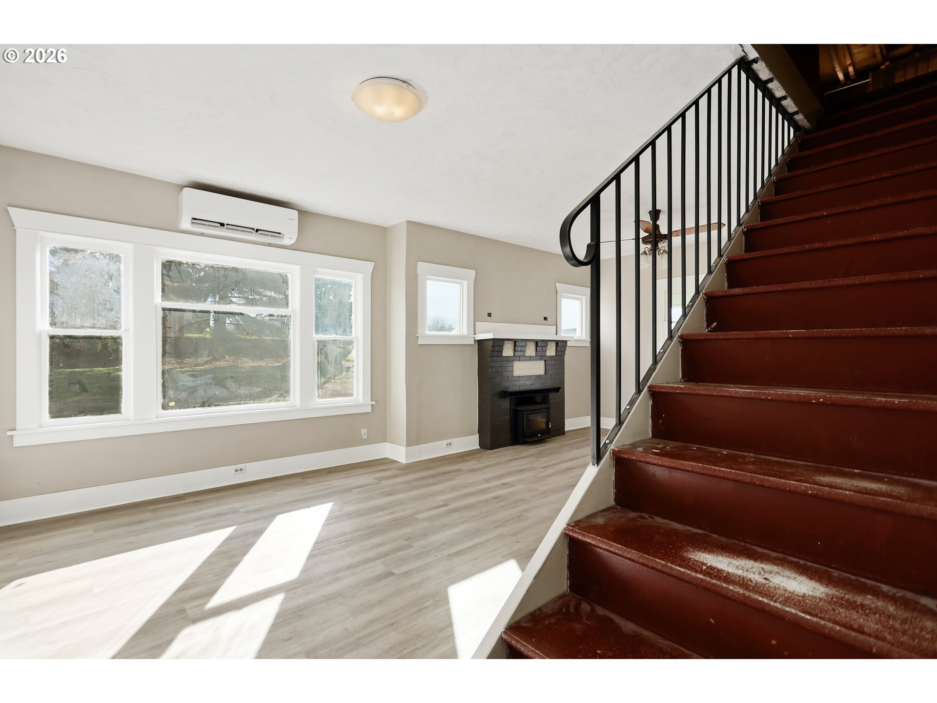 923 Fulton Street Wasco, OR 97065 - Photo 13 of 48 Living Room