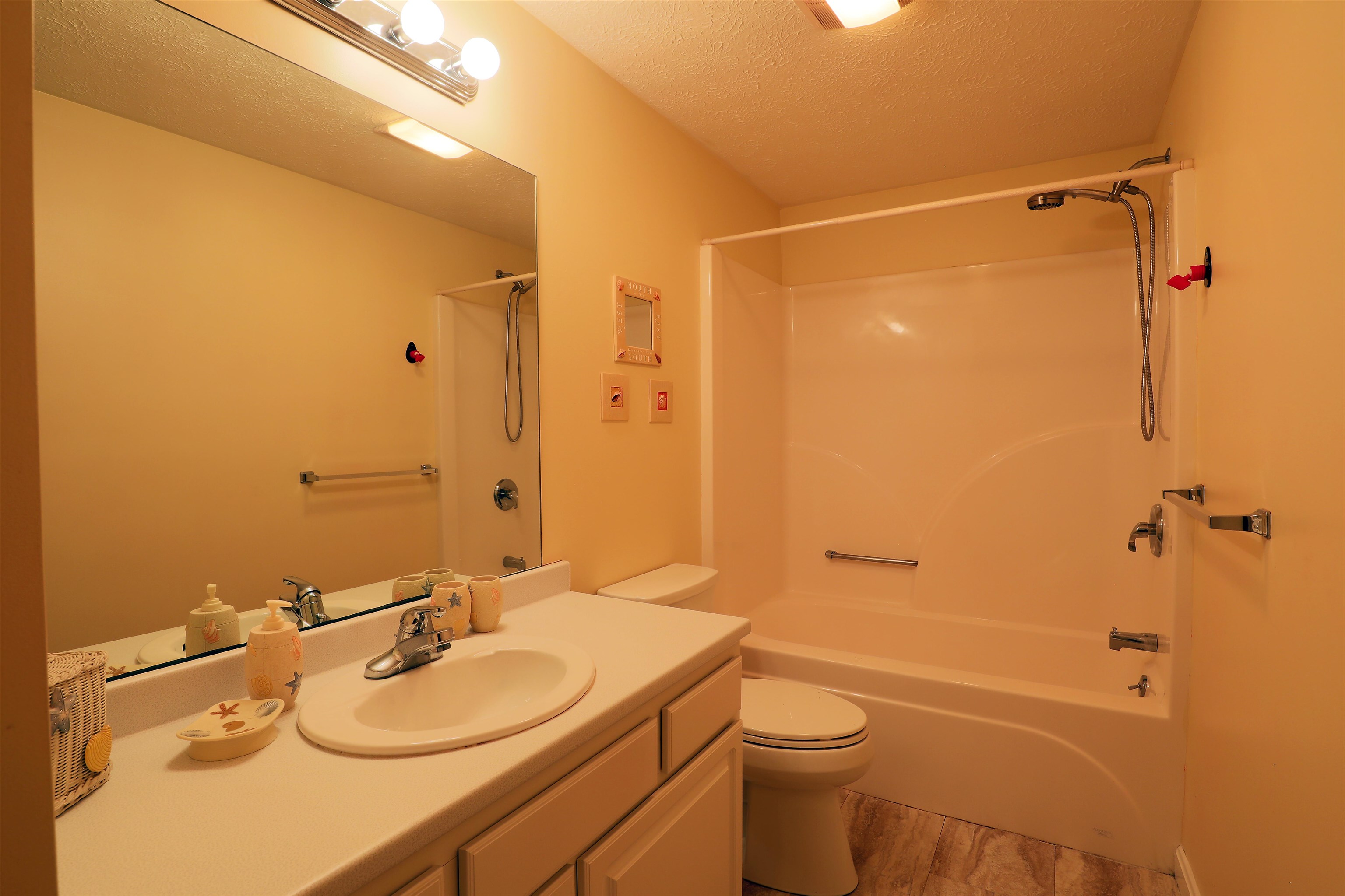 24 Georgetown Drive Nashua, NH 03062 - Photo 12 of 26