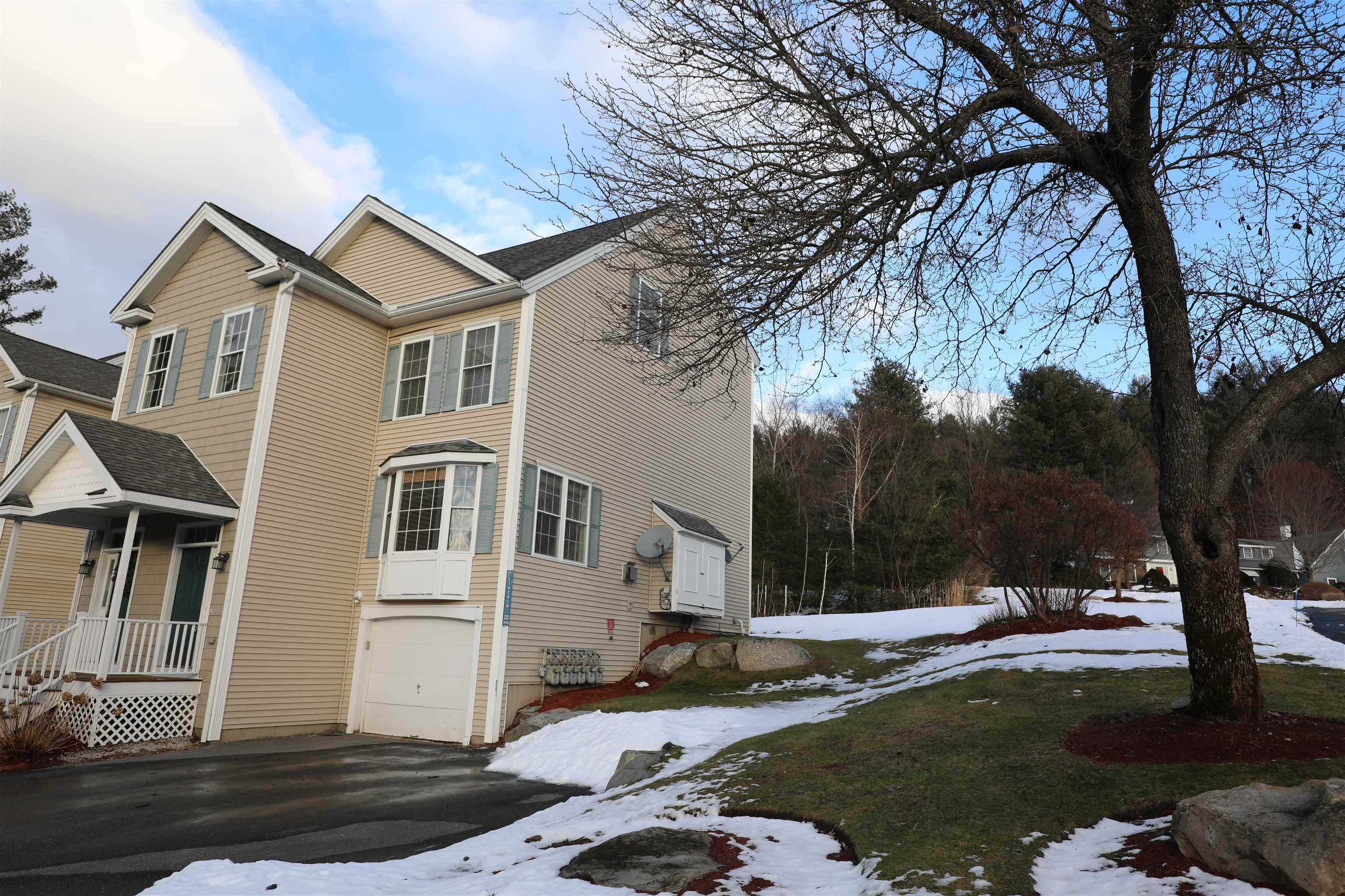 24 Georgetown Drive Nashua, NH 03062 - Photo 2 of 26