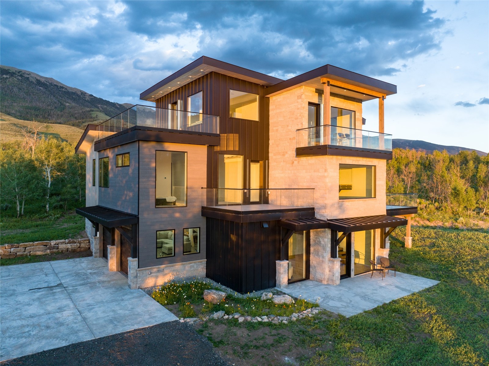 2150 Elk Run Road Silverthorne, CO 80498 - Photo 17 of 29 Front of house featuring balcony and the front patio area