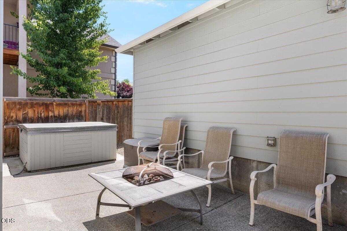 4670 Hillcrest Road Medford, OR 97504 - Photo 5 of 38 Gallery Image 5