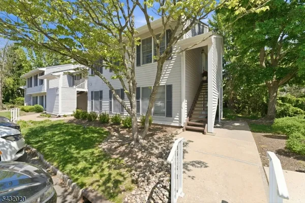 $349,000 | 286 Kingbird Court, Three Bridges, NJ 08887