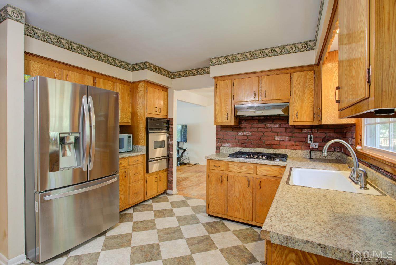 63 Hamilton Road Hillsborough, NJ 08844 - Photo 17 of 43 Gallery Image 17