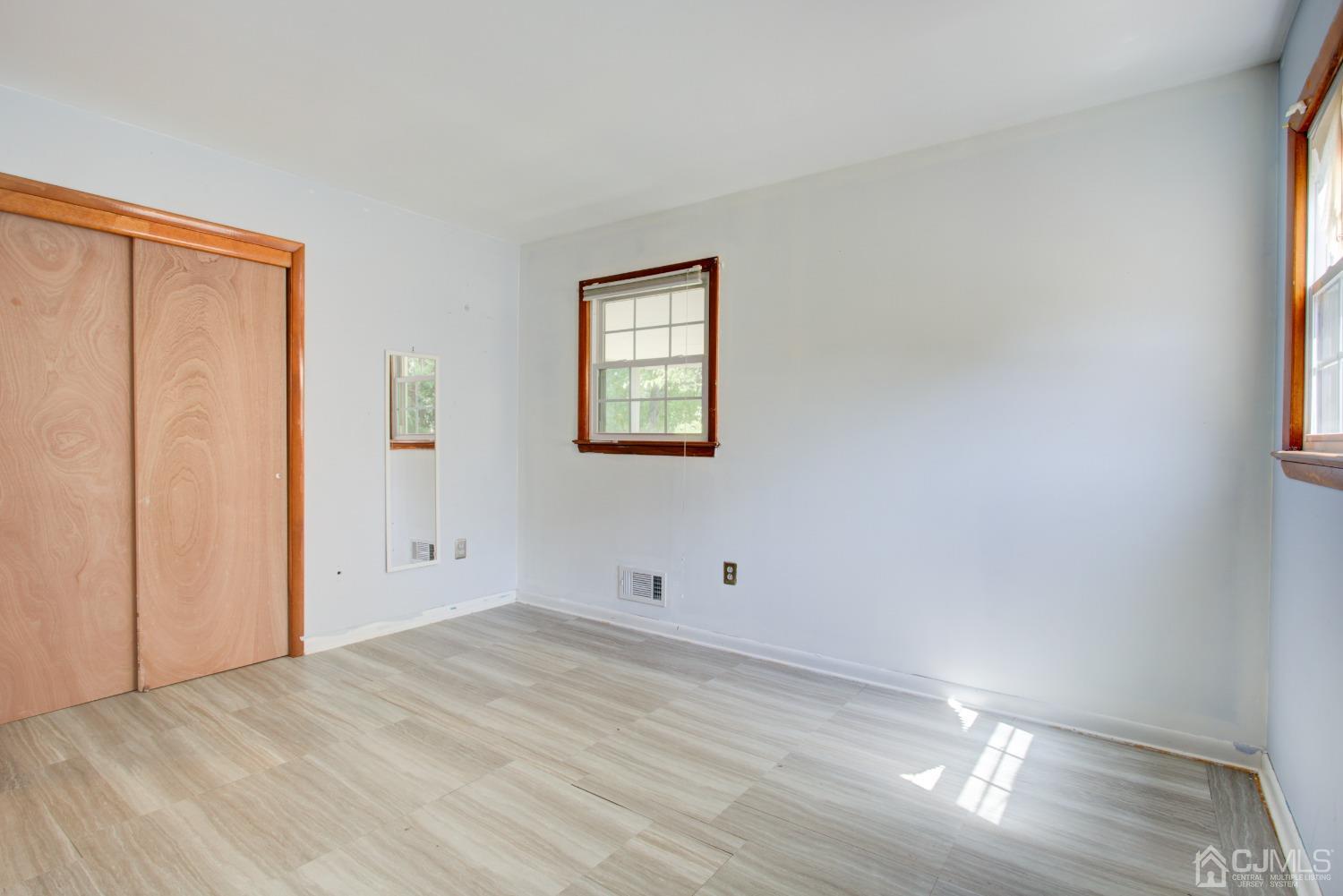 63 Hamilton Road Hillsborough, NJ 08844 - Photo 29 of 43 Gallery Image 29