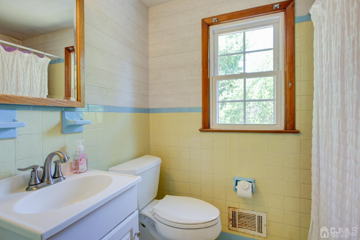 63 Hamilton Road Hillsborough, NJ 08844 - Photo 30 of 43 Gallery Image 30