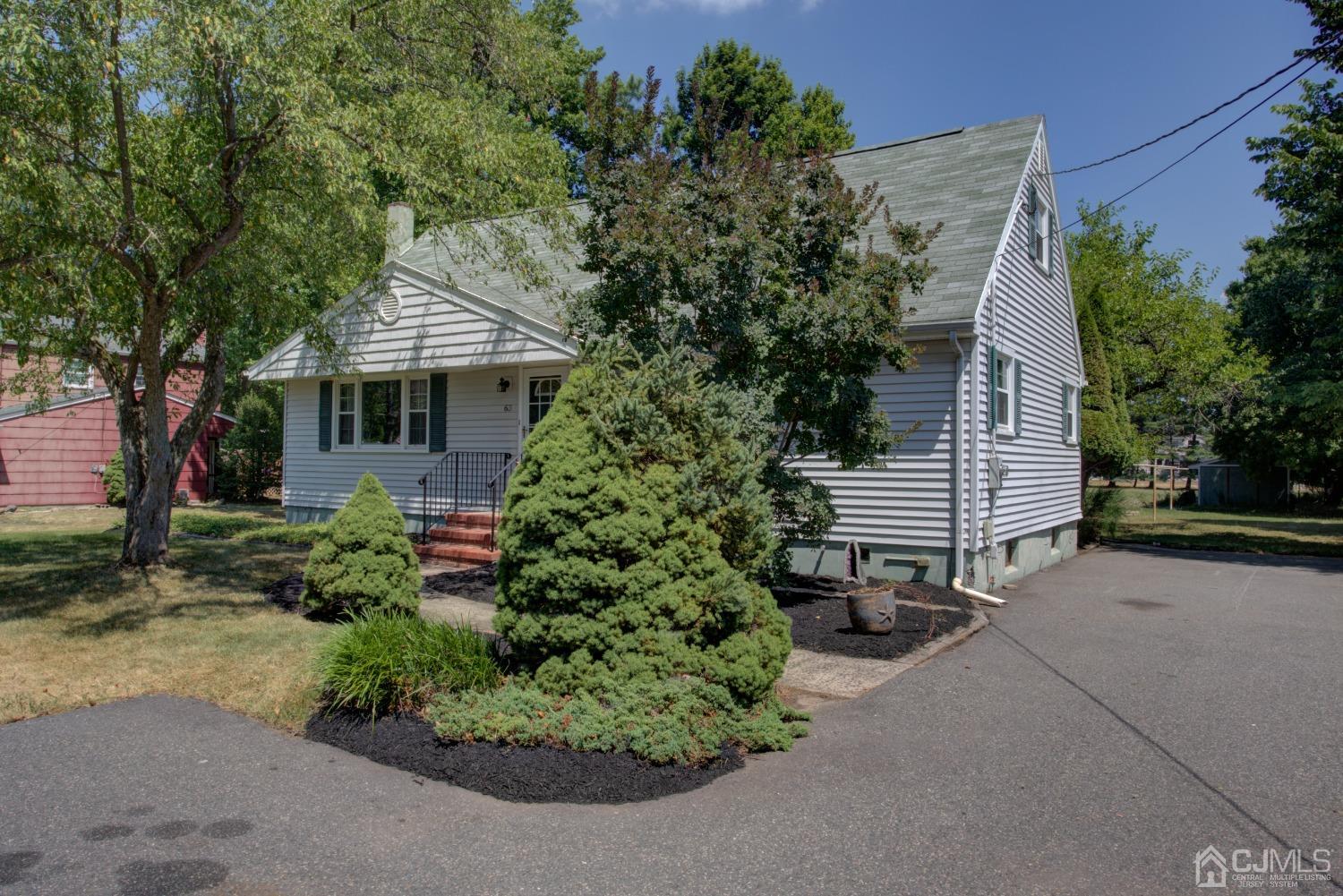 63 Hamilton Road Hillsborough, NJ 08844 - Photo 4 of 43 Gallery Image 4