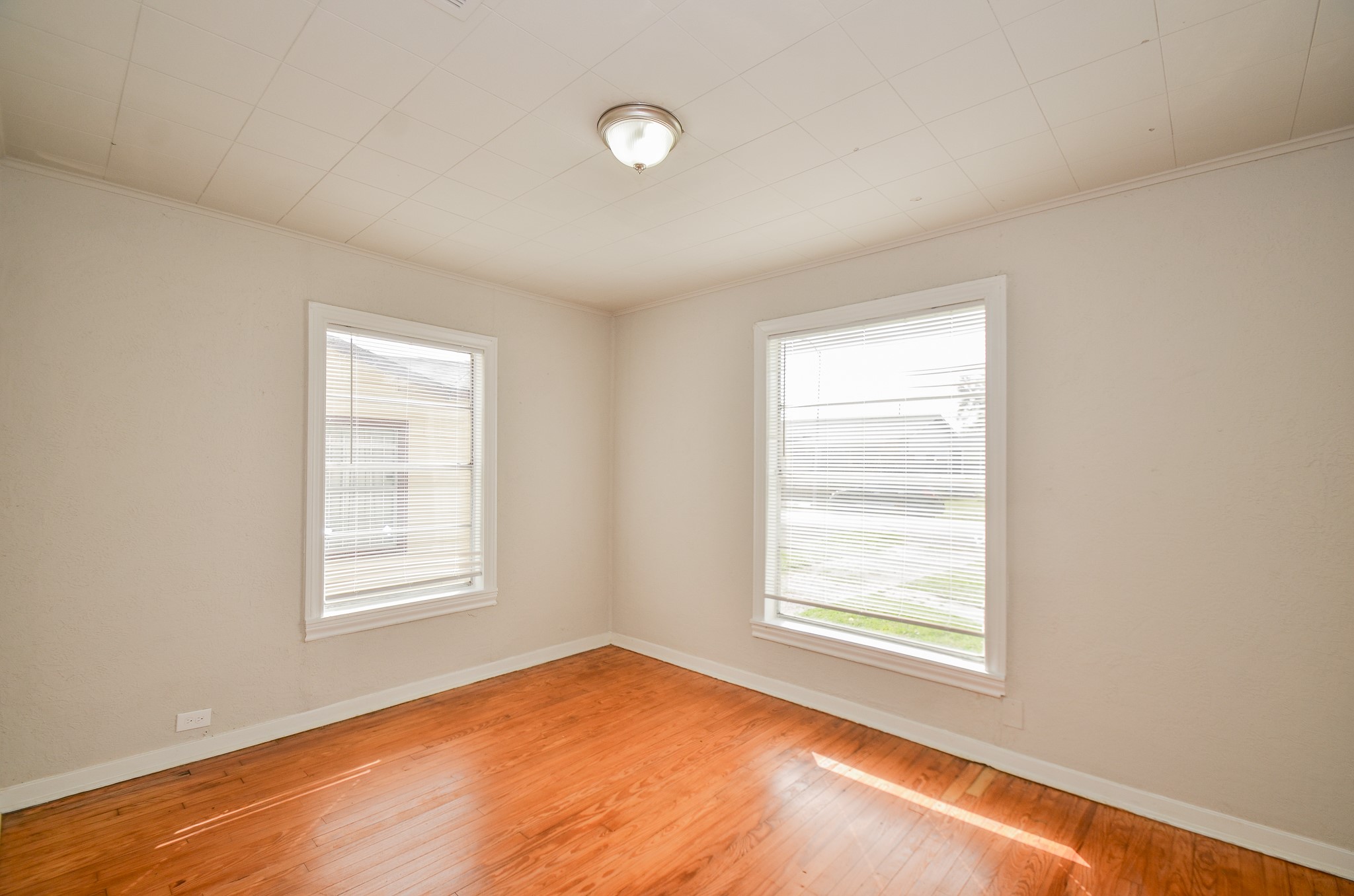 217 Owens Street Houston, TX 77029 - Photo 4 of 20