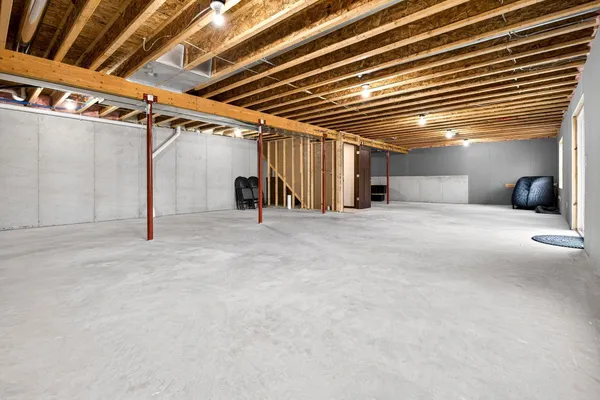 $405,000 | 537 Golf Side Court, Hortonville, WI 54944