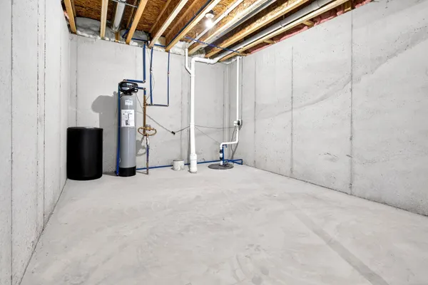 $405,000 | 537 Golf Side Court, Hortonville, WI 54944