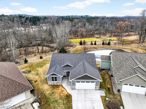 $405,000 | 537 Golf Side Court, Hortonville, WI 54944