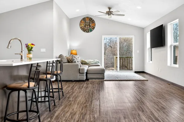 $405,000 | 537 Golf Side Court, Hortonville, WI 54944