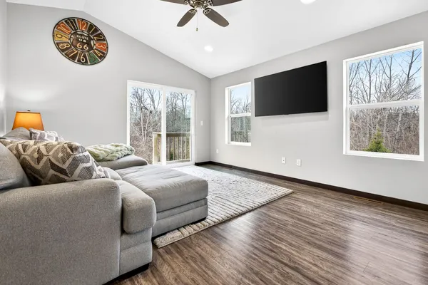 $405,000 | 537 Golf Side Court, Hortonville, WI 54944