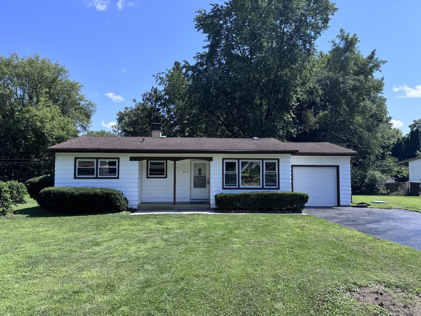 2610 Killarney Drive Cary, IL 60013 - Photo 1 of 11 a front view of house with yard and green space