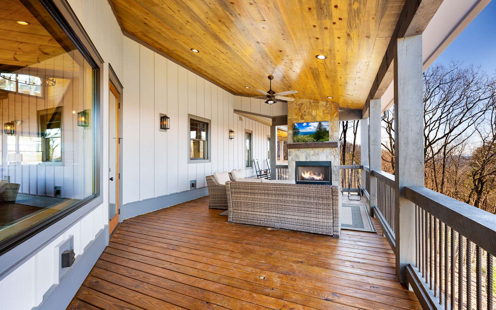 810 Overlook Drive Blue Ridge, GA 30513 - Photo 8 of 56 a view of living room kitchen and entryway