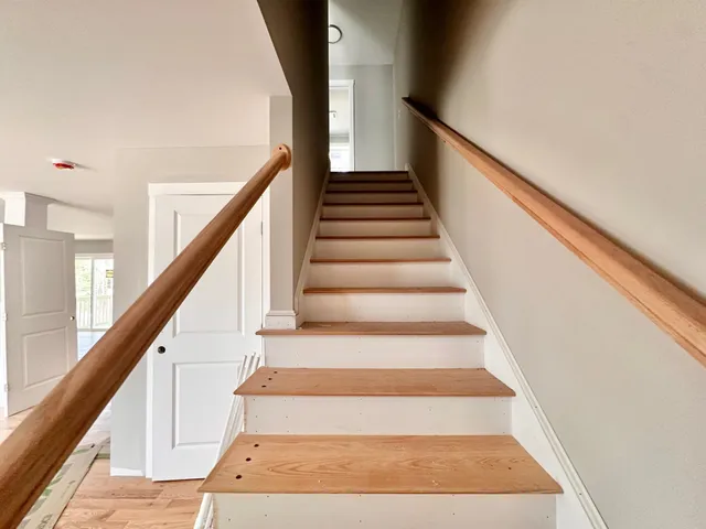 $804,900 | 1 Blaisdell Court, Raymond, NH 03077