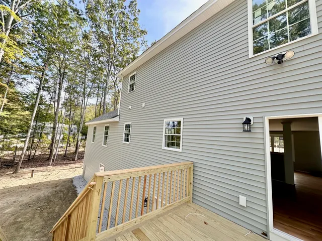 $804,900 | 1 Blaisdell Court, Raymond, NH 03077