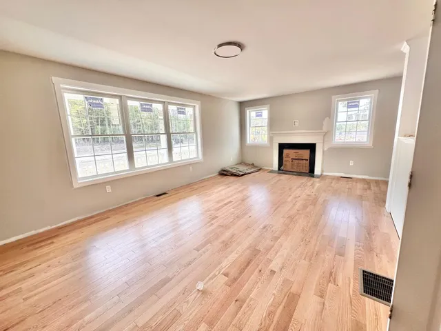 $804,900 | 1 Blaisdell Court, Raymond, NH 03077