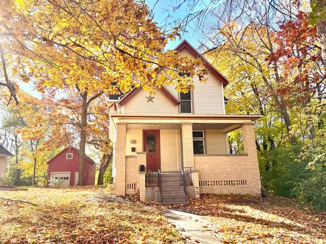 $239,000 | 105 South Dement Avenue, Dixon, IL 61021