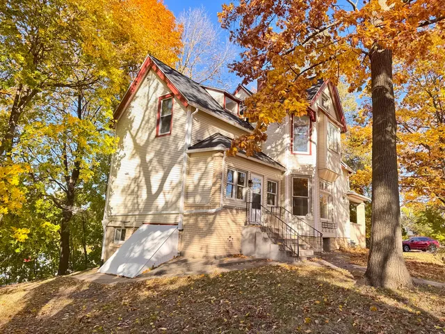 $239,000 | 105 South Dement Avenue, Dixon, IL 61021