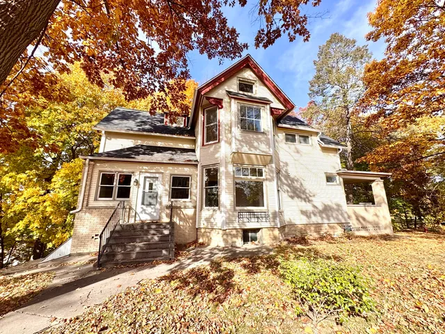 $239,000 | 105 South Dement Avenue, Dixon, IL 61021