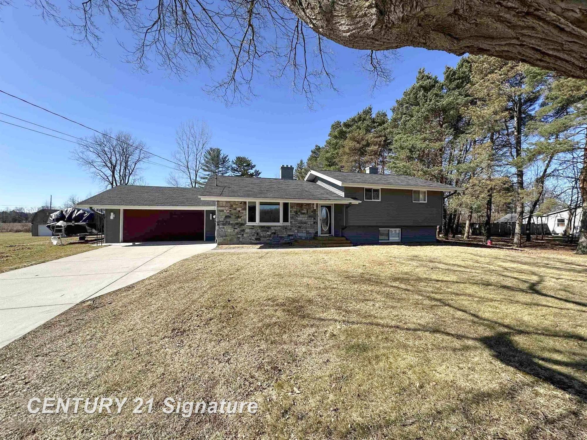 7151 Elms Road Flushing, MI 48433 - Photo 1 of 54