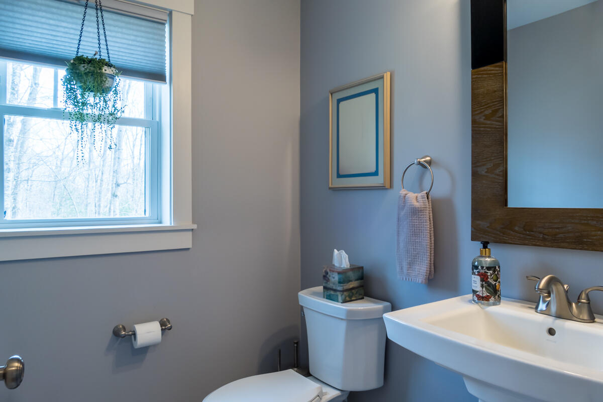 133 Libby Road Pownal, ME 04069 - Photo 22 of 63 31-Powder room