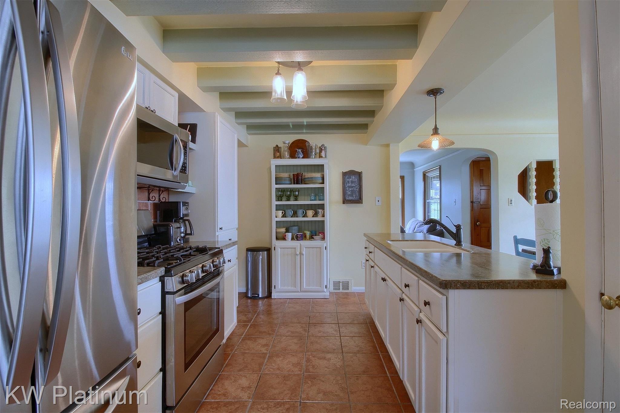 18351 Stephens Road Eastpointe, MI 48021 - Photo 9 of 31 9-Kitchen 3rd View.jpg