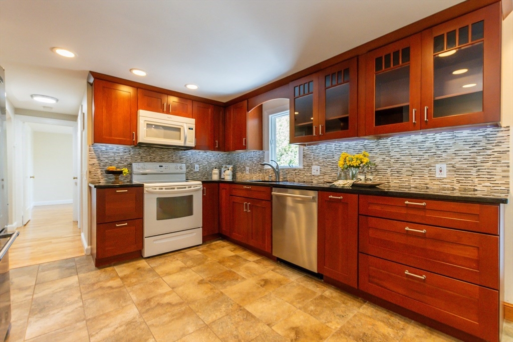 22 Tennyson Road Waltham, MA 02453 - Photo 15 of 33 Gallery Image 15