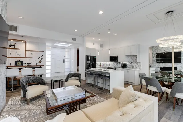 $20,000 | 2802 East Camino Acequia Drive, Unit 7, Phoenix, AZ 85016