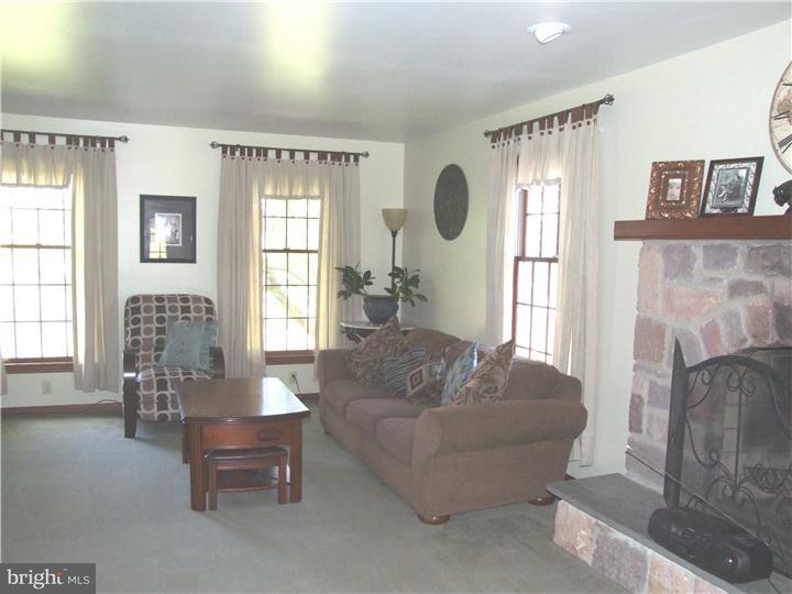 793 Cowpath Road Telford, PA 18969 - Photo 6 of 24