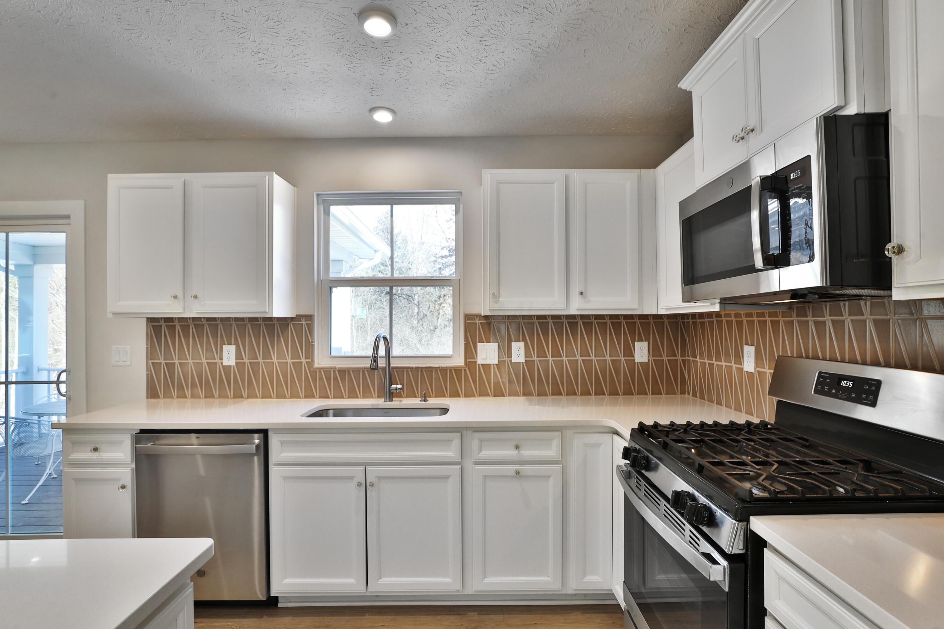 344 Talla Road North Delaware, OH 43015 - Photo 7 of 40 Kitchen
