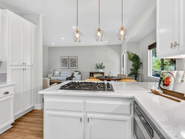 $1,375,000 | 143 Village Oaks Court, Healdsburg, CA 95448