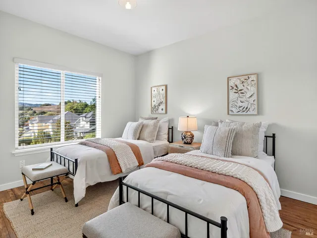 $1,375,000 | 143 Village Oaks Court, Healdsburg, CA 95448