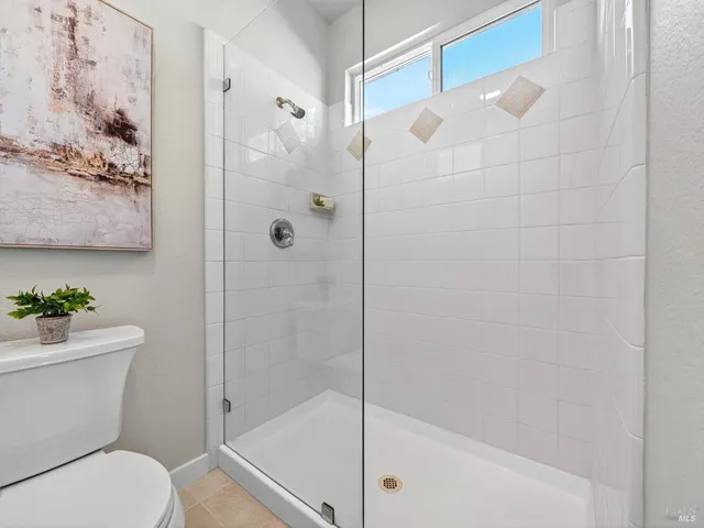 $1,375,000 | 143 Village Oaks Court, Healdsburg, CA 95448