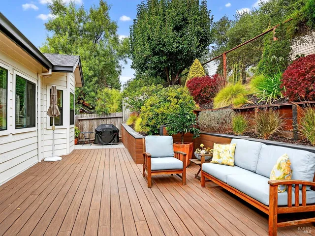 $1,375,000 | 143 Village Oaks Court, Healdsburg, CA 95448