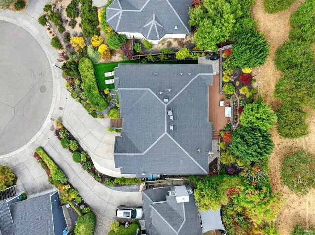 $1,375,000 | 143 Village Oaks Court, Healdsburg, CA 95448