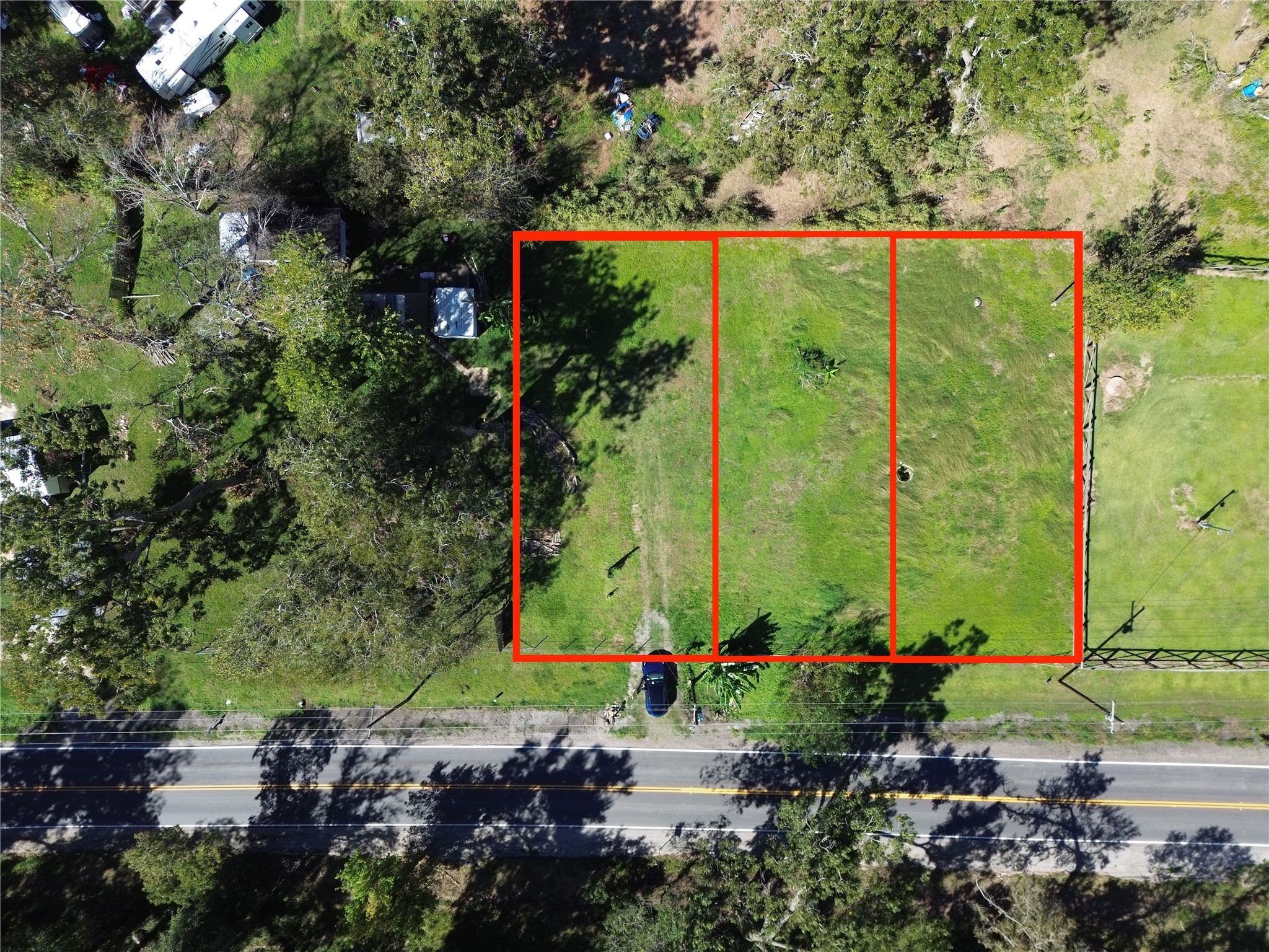 172 North County Road 30 Angleton, TX 77515 - Photo 2 of 4 a view of a back yard