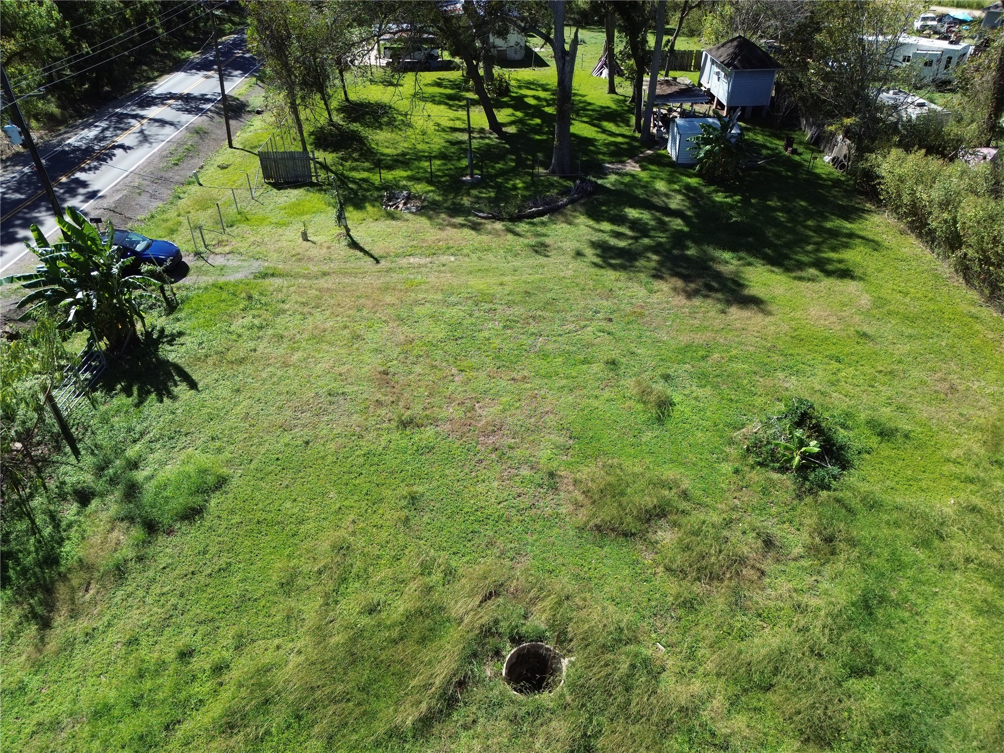 172 North County Road 30 Angleton, TX 77515 - Photo 4 of 4 a view of a garden
