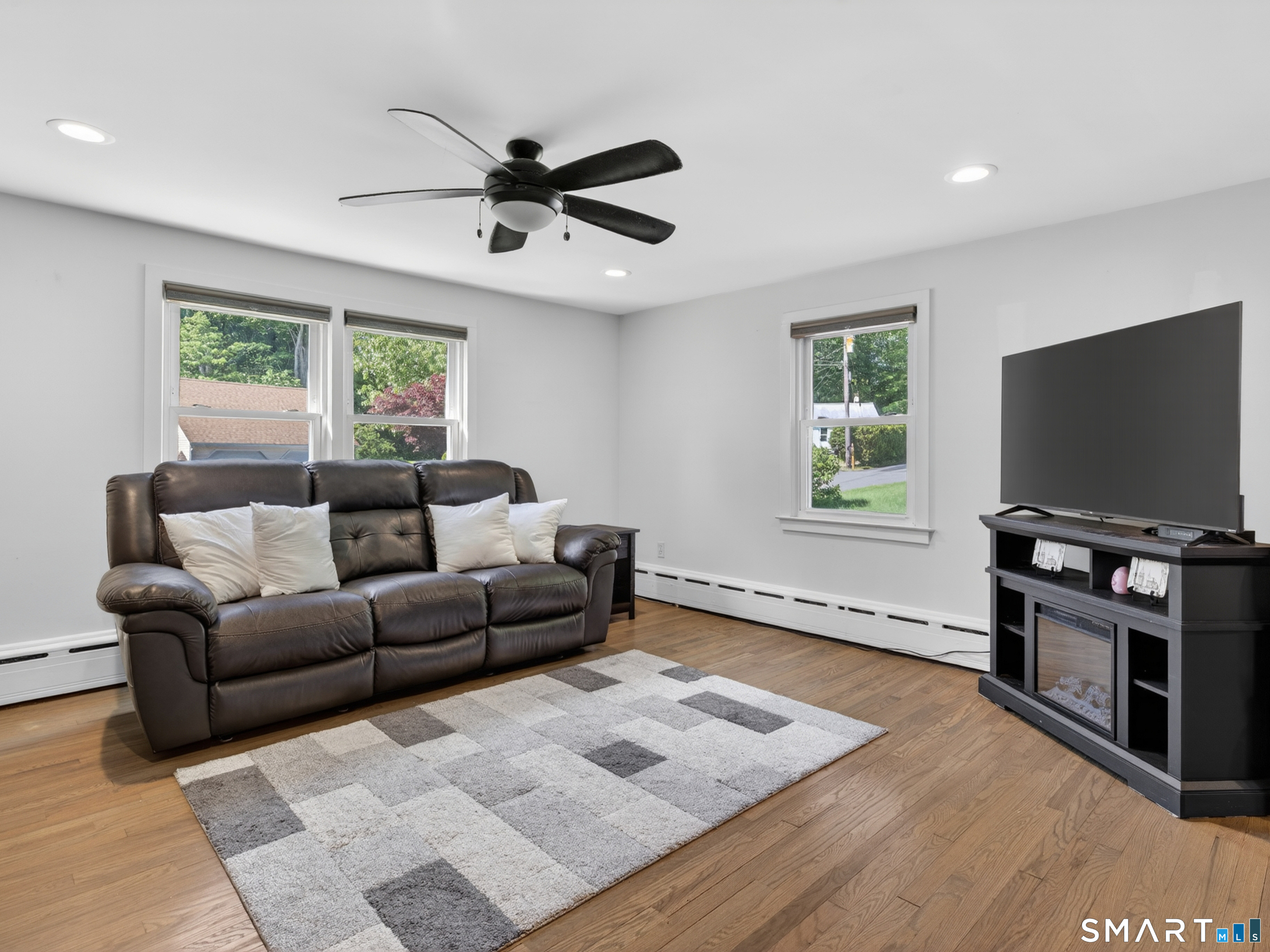 14 Oakwood Lane Clinton, CT 06413 - Photo 7 of 40