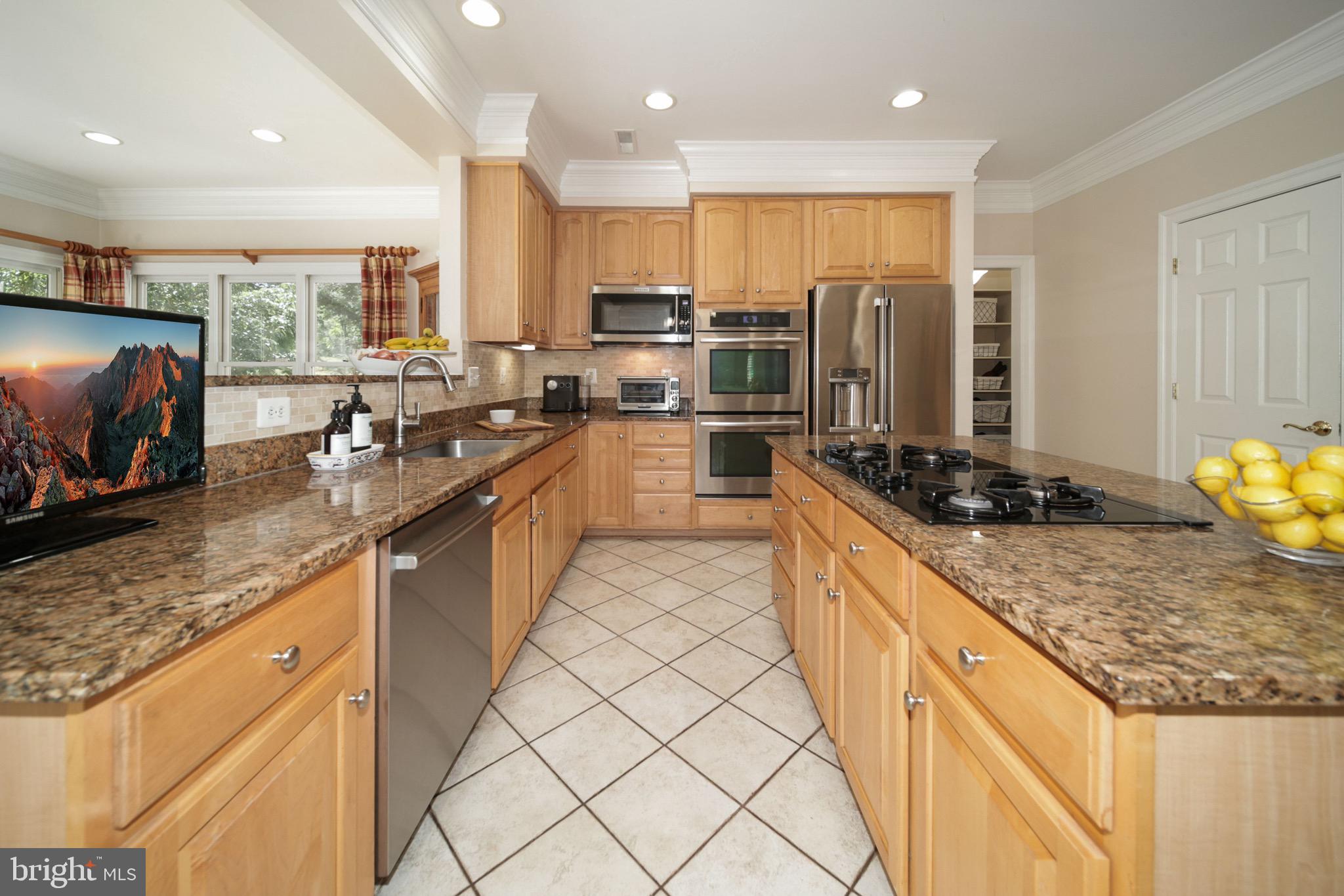 11501 Ridge Mist Terrace Potomac, MD 20854 - Photo 18 of 56 Kitchen
