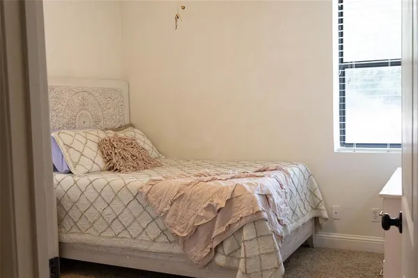 $285,000 | 2220 North Village Drive, Bonham, TX 75418