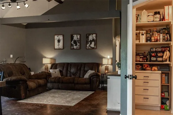 $285,000 | 2220 North Village Drive, Bonham, TX 75418